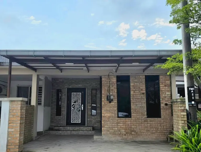 Muslim Intimate Guest House only - Wifi + 3 Air-conditioned areas - Image 1