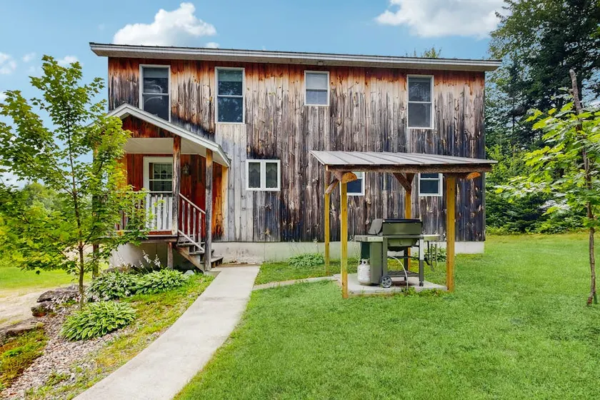 Mountain view 3BR near swimming hole, snowmobiling - Image 1