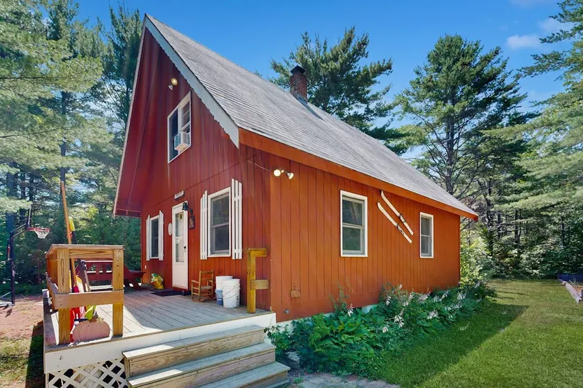 3BR Dog Friendly | WoodStove | Deck | Firepit - Image 1
