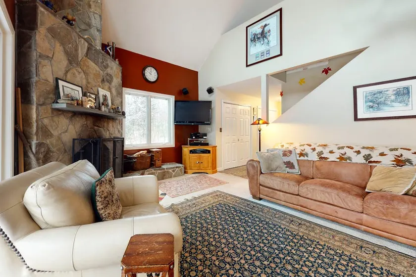 Cozy 3BR Mountainview Dog-Friendly - Image 1