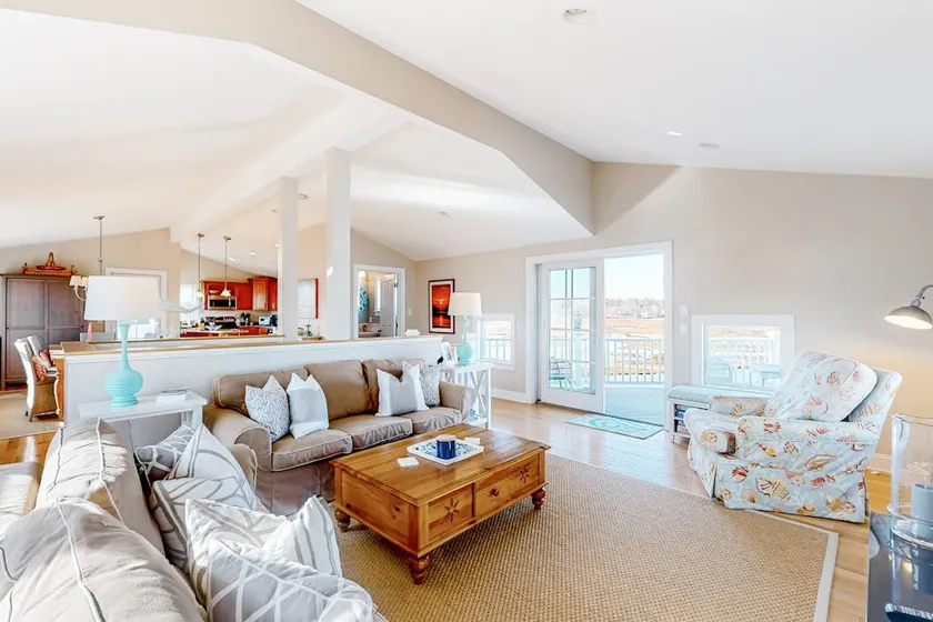 Lovely 4BR Riverfront | Chef's Kitchen| Balcony - Image 1