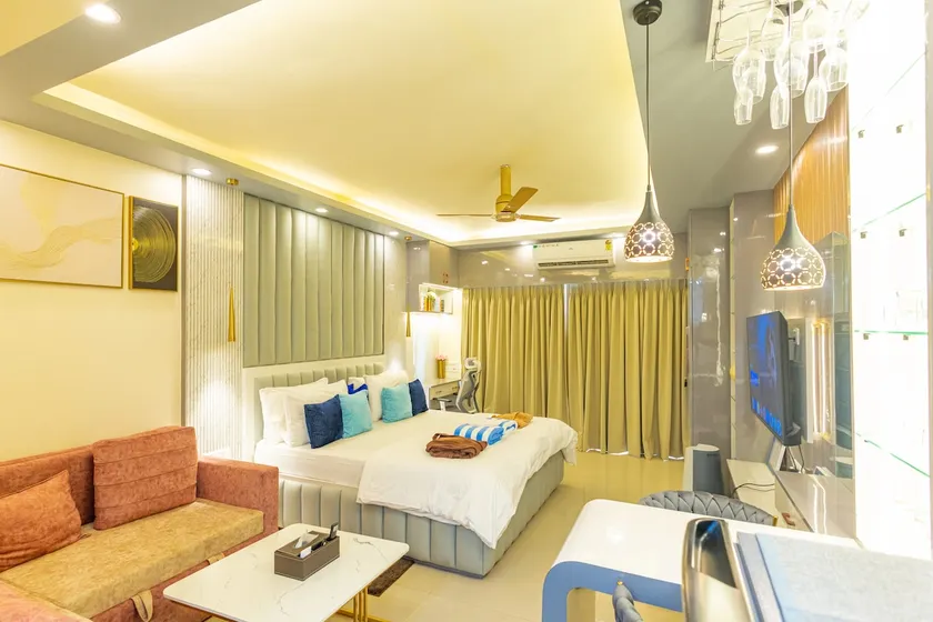 Flat near CCU, CC2 and Newtown with Pool And Gym - Image 1
