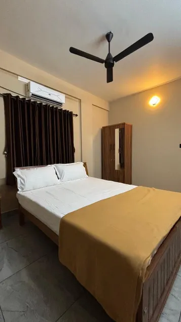 Brand New, Modern, Bright 1 Bed-Hall-Kitchen - Image 1