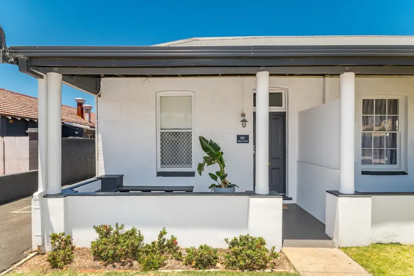 The Clifton Beach Apartment - Image 1