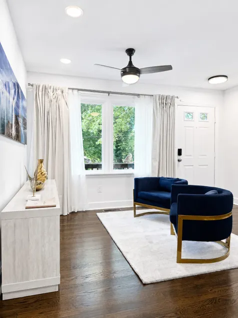 Modern Home | HPU, Furniture Market & Downtown - Image 1