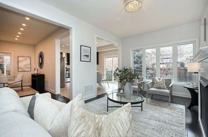 The Credit River House | Lux | 4BR | Near Pearson - Image 1