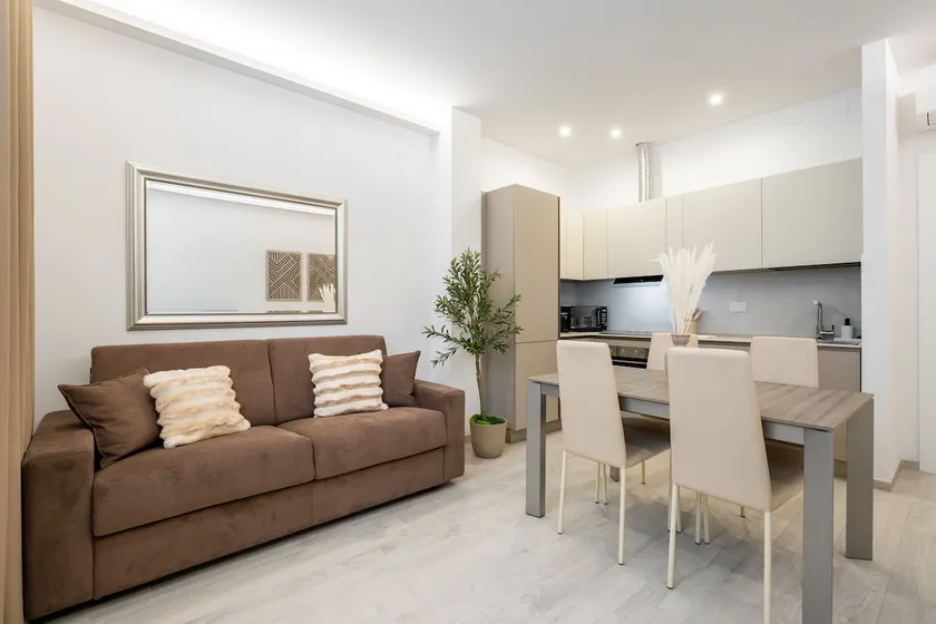 Comfortable and well-connected to the city center - Image 1