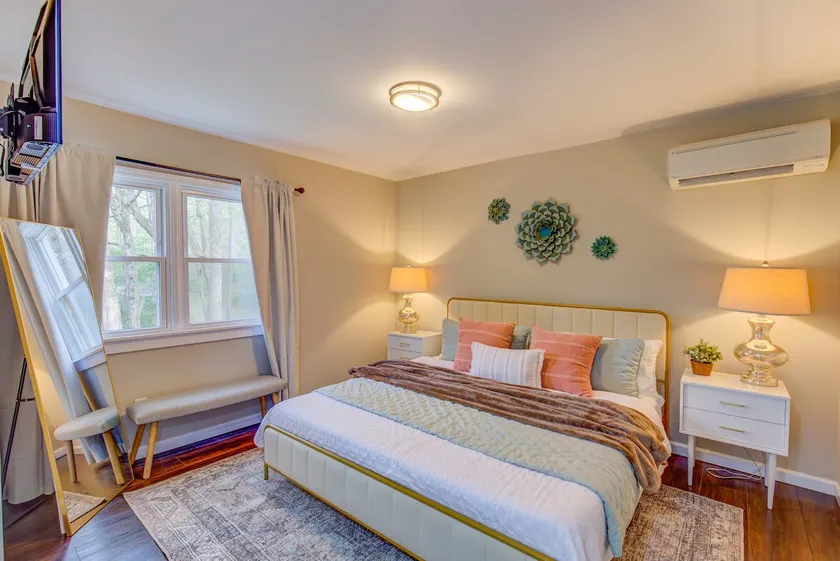 Game Room, King-Bed, & Large Kitchen Retreat - Image 1