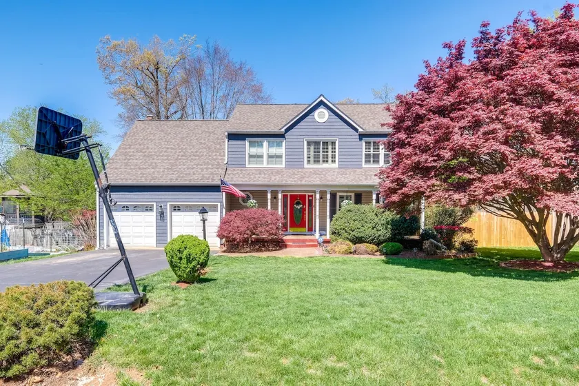 Pool, Hot Tub & Fun! Family Home Near Quantico - Image 1