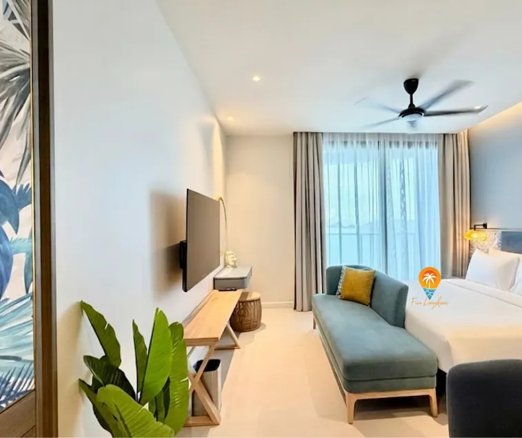 Beachfront Seaview Suite l Cenang l Super King Bed - Image 1