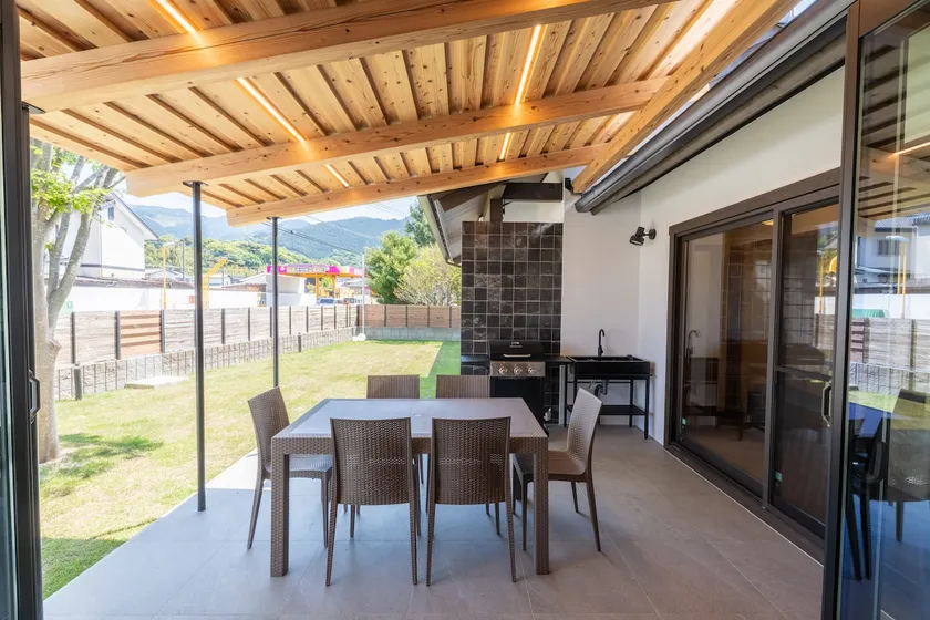 [Itoshima in Autumn] Entire house rental with sauna & BBQ｜Pets allowed｜1-minute walk to the station｜Maximum 9 guests｜Modern Japanese-style residence - Image 1