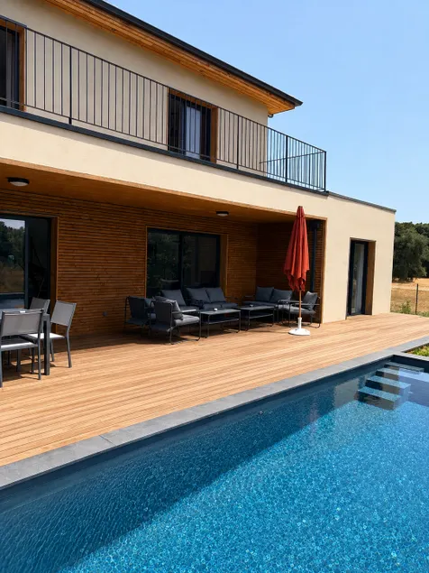 New luxury 4-bedroom villa with pool - Image 1