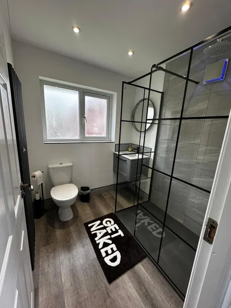 Luxury home in Barnsley - Image 1