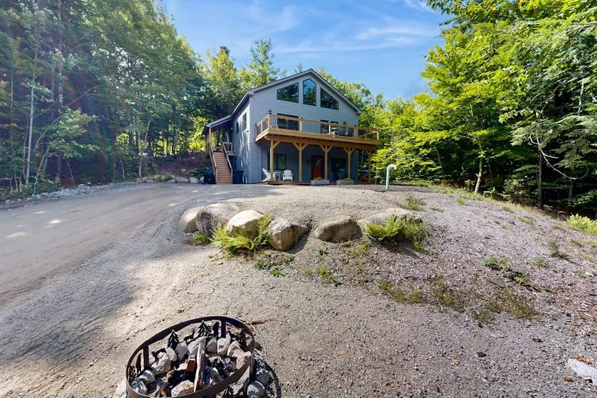 Mountain getaway close to ponds, hiking & skiing - Image 1