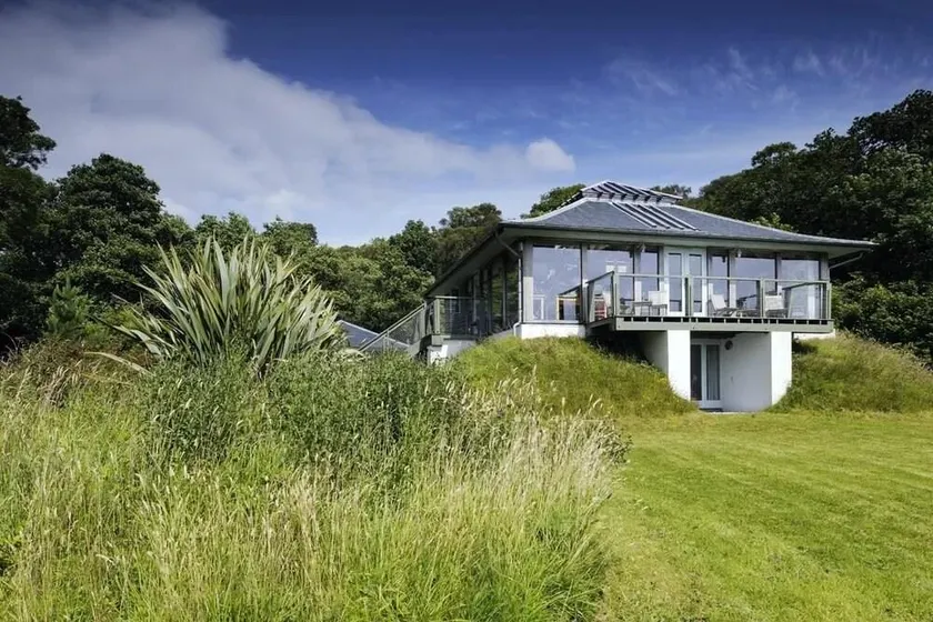 Tigh na Mara - Sleeps 4 Sea Views & Pet Friendly - Image 1