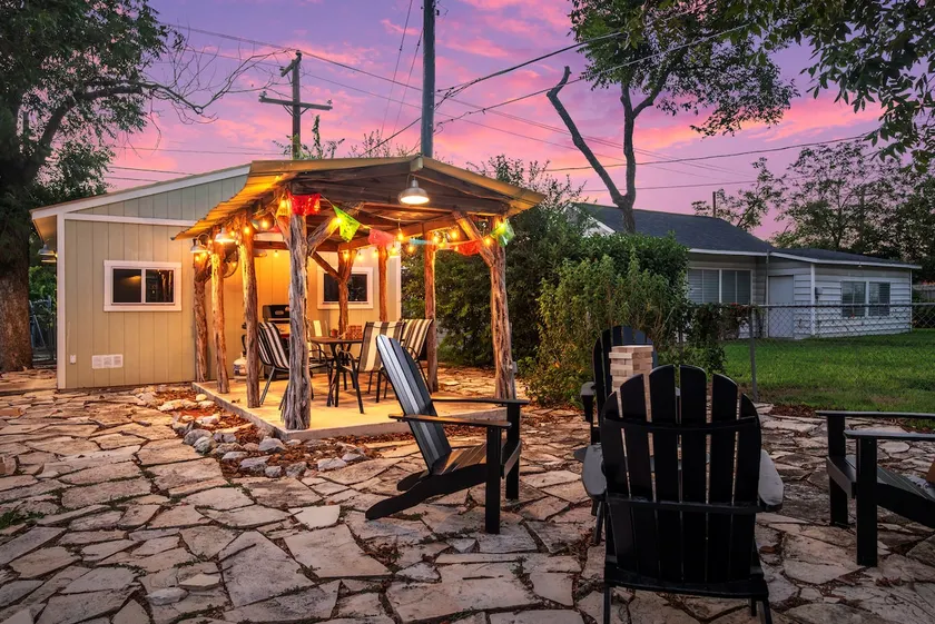 Alamo Heights Cottage-Patio-Grill-Pets OK-8 Guests - Image 1