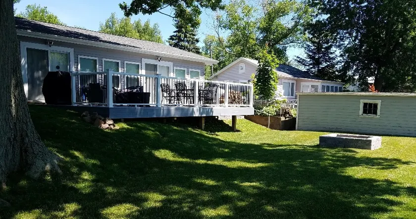 Paradise in Port Bay - Image 1