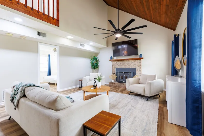 The Slate House | Modern 3BR Retreat Near I-75 - Image 1