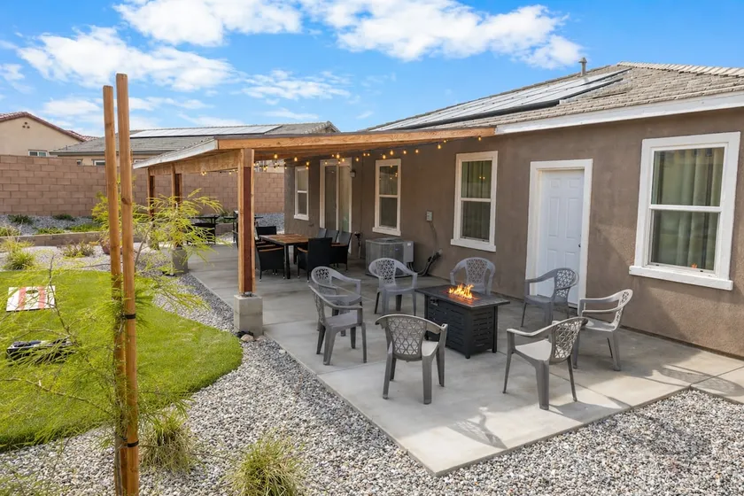 The Victorvilla | 5BR Retreat, Near Mall & Freeway - Image 1