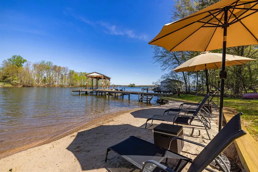 Amber Sunset | Lakefront on Lake Anna | Dock, Hot - Image 1
