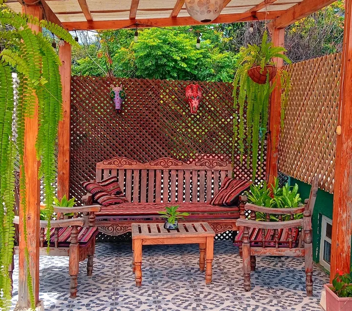 Spaceous, roof patio, hotub, quiet, comfy, safe - Image 1
