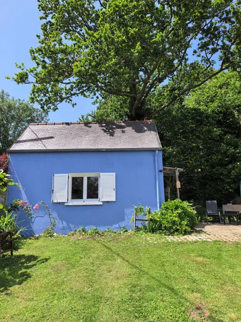 The little blue house - Image 1