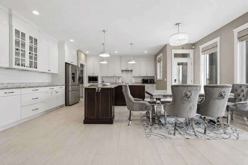 Luxe 4BR | 3.5 Bath | A/C | Fireplace | Patio - Image 1