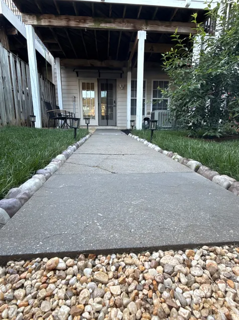 Modern Urbana Retreat - Image 1