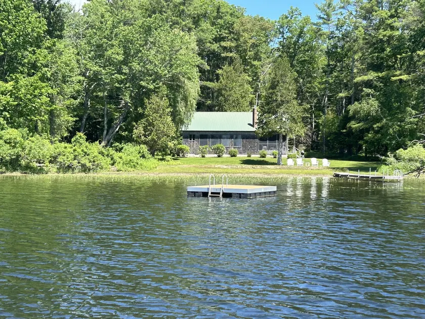 Lake Pocasset | Kayaks & Canoes | Close to Augusta - Image 1