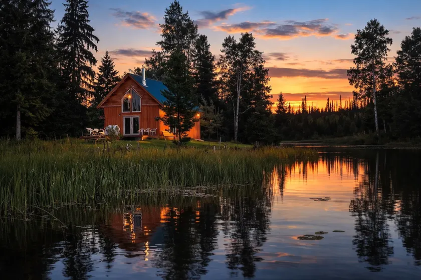 Modern Cottage with Lake Views and Privacy - Image 1