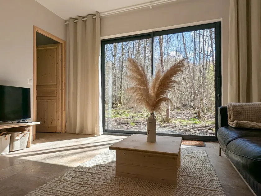 Small haven on the edge of the forest - Image 1