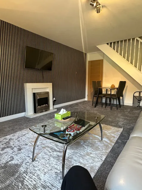 Modern 2 Bed House | 2 Parking Spaces | Sleeps 7 - Image 1