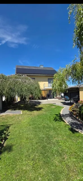 200 m² house near Gaierlay Airport, Weinberge, Mosel - Image 1