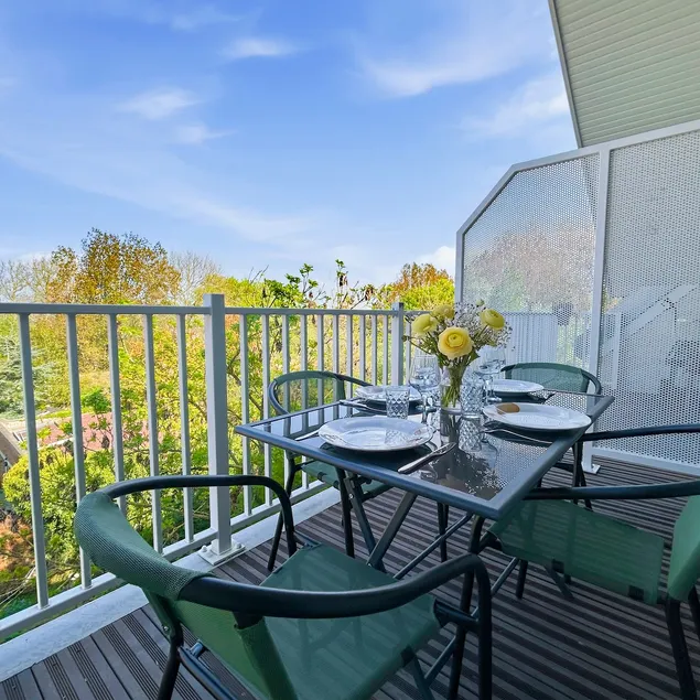 Bright 2-room apartment, balcony, private parking, beach within walking distance! - Image 1