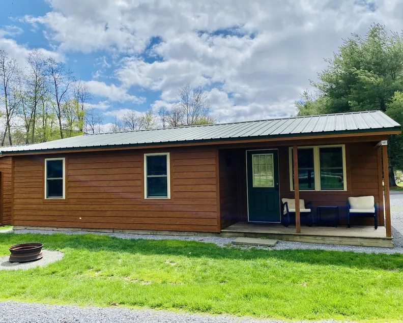 Bear Crossing Lodge at Twin Streams Campground - Image 1