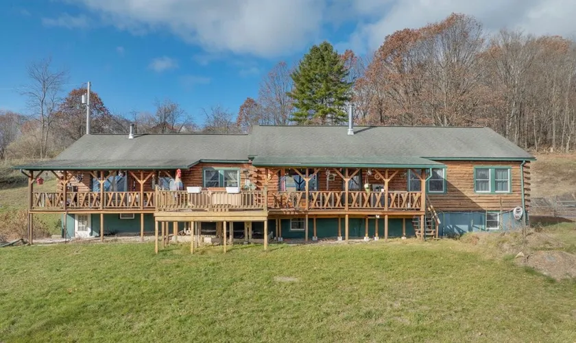 Log Cabin near Lake George w/ Game Room & Hot Tub - Image 1