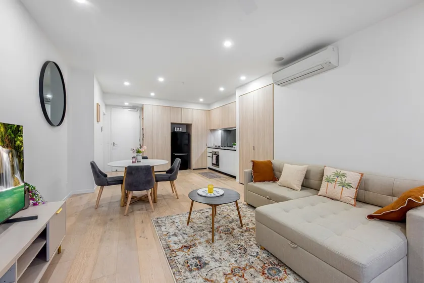 The Park Life a West End 2 Bed Retreat - Image 1