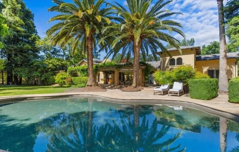 Grand, Modern Tuscan home in Sonoma - Image 1