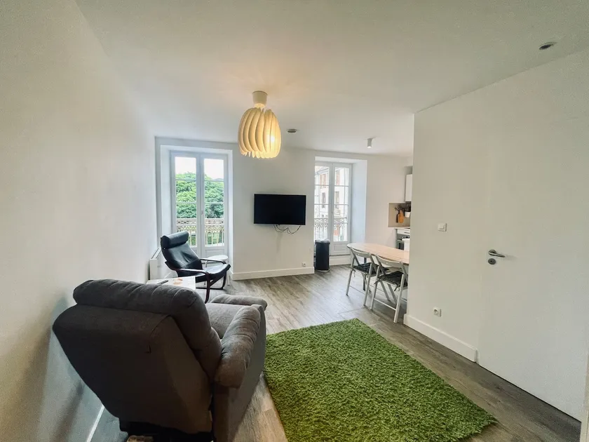 Bright Apartment in Mens Centre-Bourg - Image 1