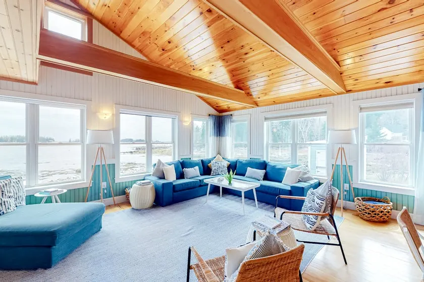 Picturesque 2BR Oceanfront | Fireplace - Image 1