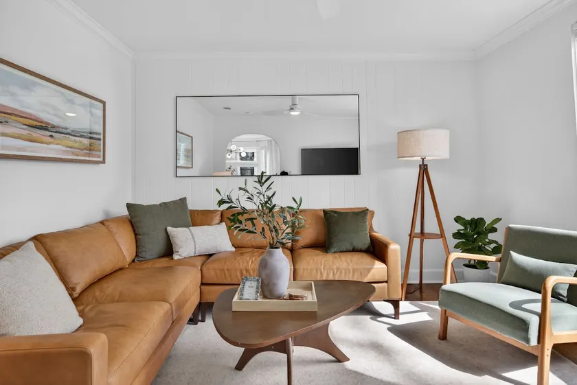 Modern 10th St Retreat: Downtown & Hyde Park - Image 1