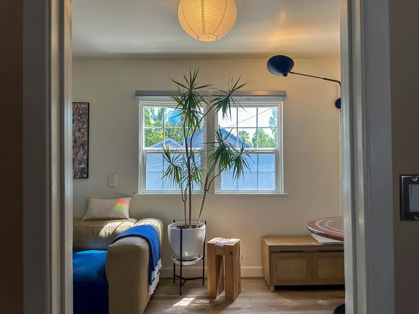 Cozy Pasadena Hideaway - Image 1
