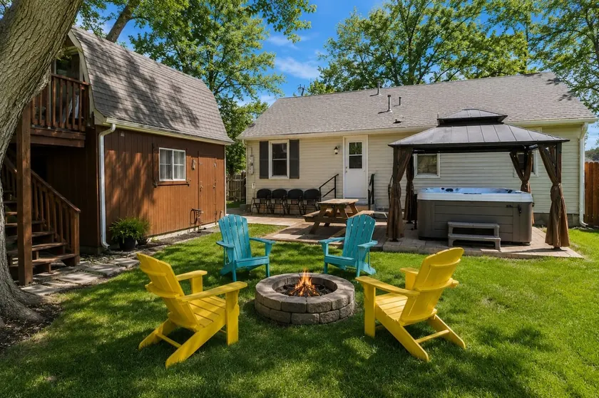 Cozy Port Clinton Getaway w/ Hot Tub - Image 1