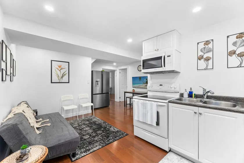 Palm Oasis: Modern 3B/1B BSMT, Kitchen,5G,Parking! - Image 1