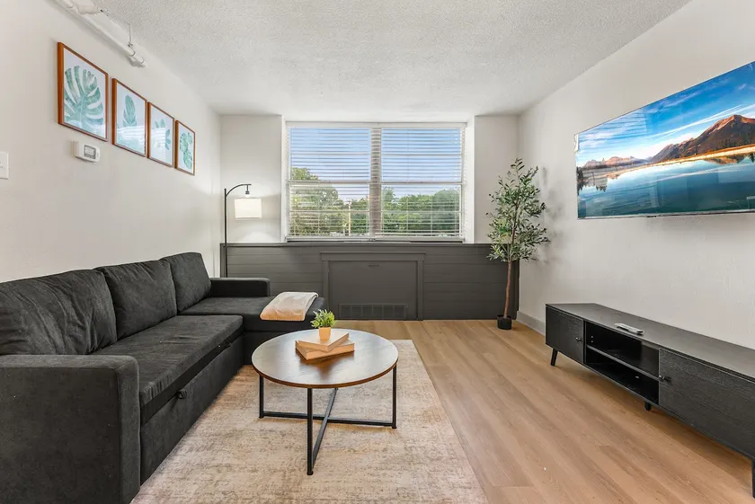 1Br w/Pool&Sauna Near Memphis City - Image 1