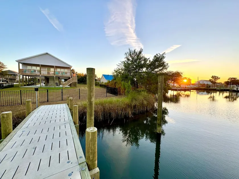 Deep water dock, Pet Friendly, Close to Swansboro - Image 1
