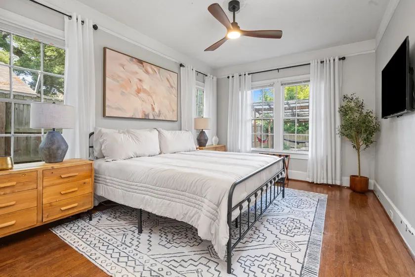 Garden Suite on Gladys | Historic Midtown Duplex - Image 1
