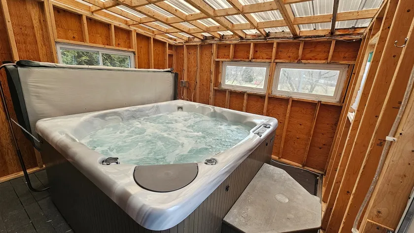 Charming cottage | Hot tub and pool - Image 1