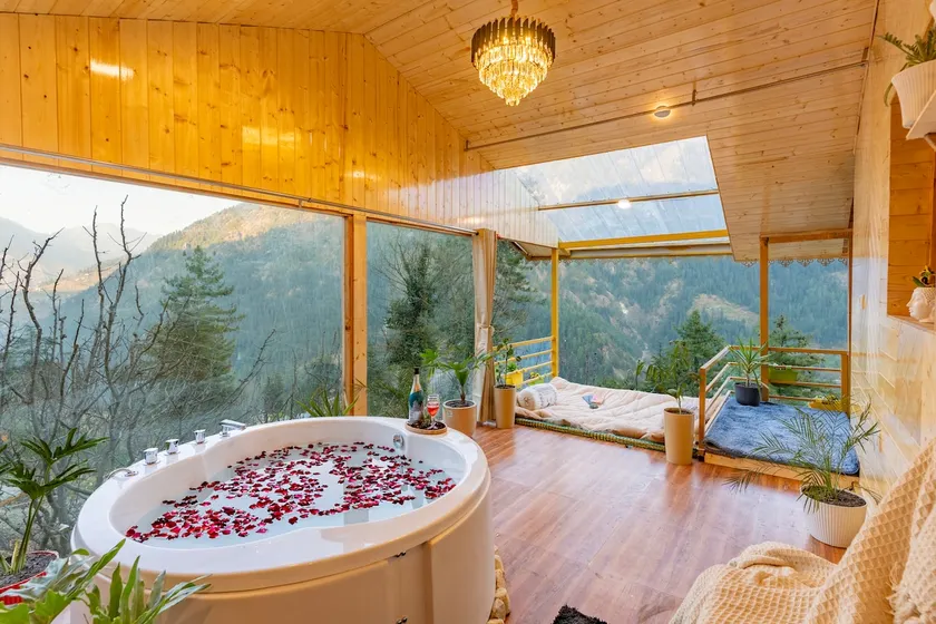 Cloud Bed & Hot Tub Retreat in Jibhi Pine Forest - Image 1
