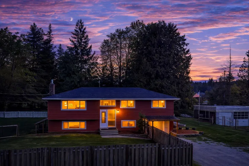 Secluded 1-Acre Retreat | Sleeps 16 | Pool Table - Image 1